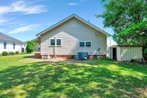 407 W E St, Erwin, NC 28339 photo 5