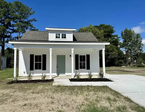 411 S Sycamore St, Fremont, NC 27830
