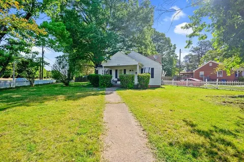 1418 Leon St, Durham, NC 27705 photo 2