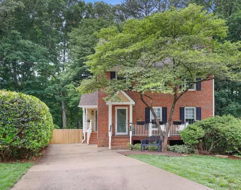 106 Smallwood Ct, Cary, NC 27513