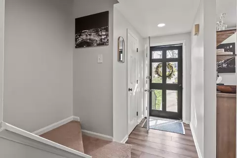 7286 Shellburne Dr, Raleigh, NC 27612 photo 2