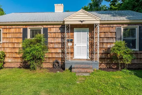 210 Elk St, Siler City, NC 27344