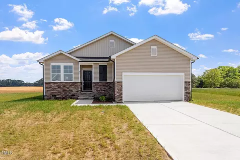 300 Queenstown Dr, Kenly, NC 27542