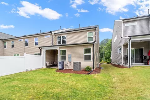 1037 Arbor Edge Ln, Durham, NC 27703 photo 2