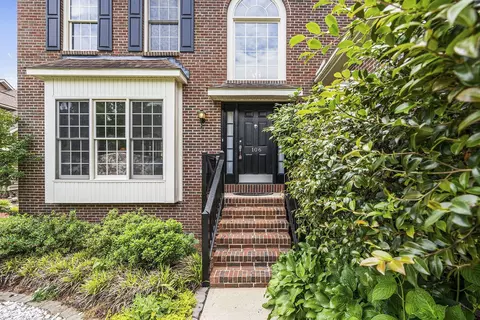 106 Hidden Bluff Ln, Cary, NC 27513