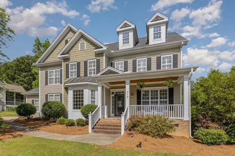 717 Parkridge Dr, Clayton, NC 27527
