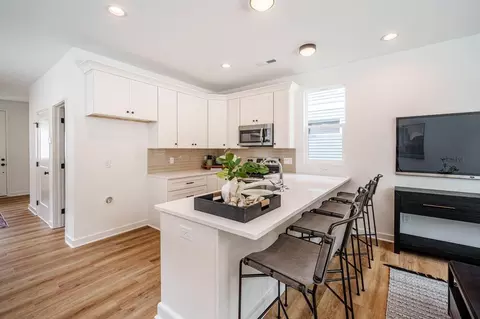 318 Spring St, Durham, NC 27703 photo 6
