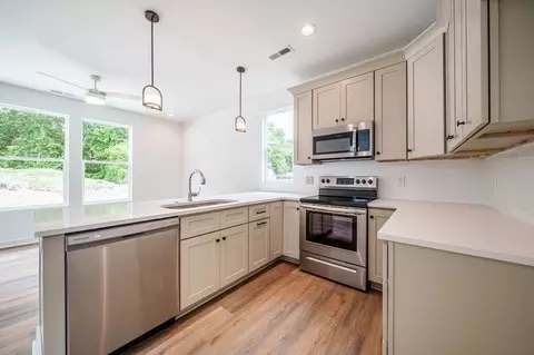 316 Spring St, Durham, NC 27703 photo 6
