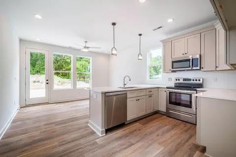 316 Spring St, Durham, NC 27703 photo 4