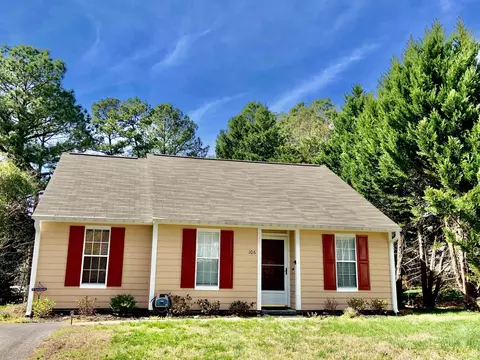 106 Page Xing, Chapel Hill, NC 27517
