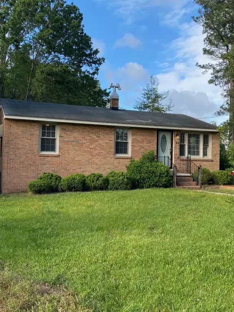 23 N Bradley Dr, Halifax, NC 27839