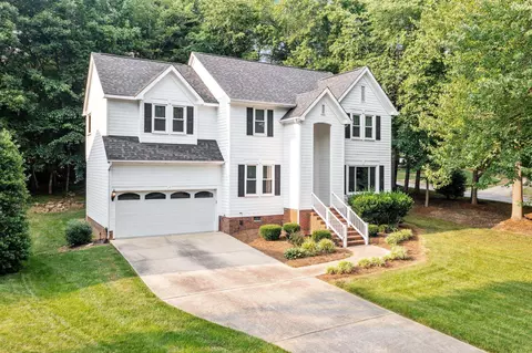 105 Winged Foot Ct, Mebane, NC 27302