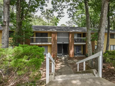 1212 Schaub Dr #J, Raleigh, NC 27606