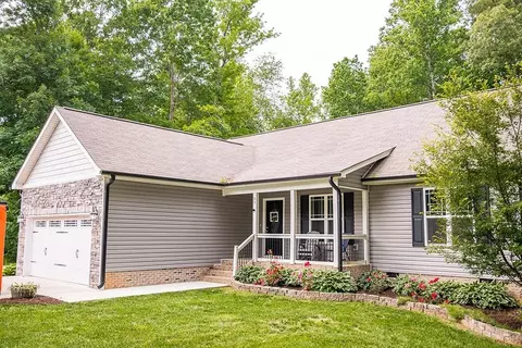 94 Bragg Ln, Hurdle Mills, NC 27541