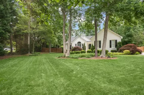4401 Touchstone Forest Rd, Raleigh, NC 27612 photo 2