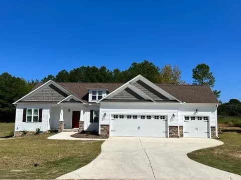 24 Red Rocks, Benson, NC 27504