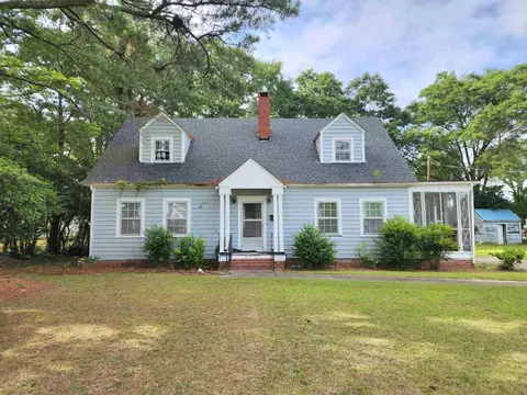 211 E Chelly St, Warsaw, NC 28398