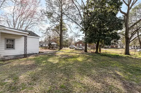801 SE Dunbar St, Wilson, NC 27893