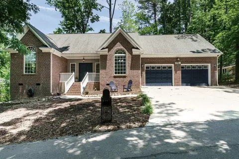 1711 Chateau Cir, Sanford, NC 27332