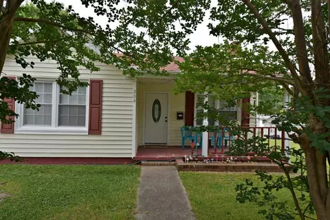 209 Smith Dr, Garner, NC 27529 photo 4