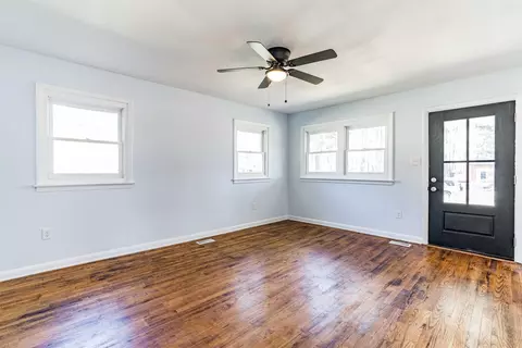 205 Pine St, Smithfield, NC 27577 photo 3