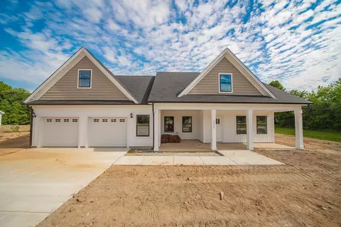 1711 Memory Ln, Burlington, NC 27217