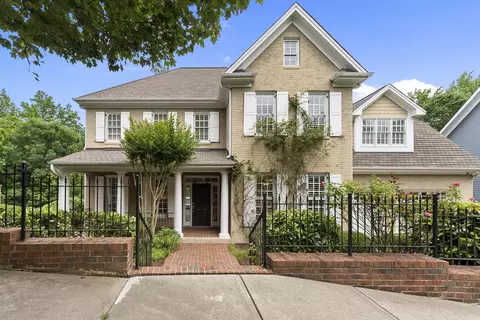 210 Glenhaven Dr, Chapel Hill, NC 27516