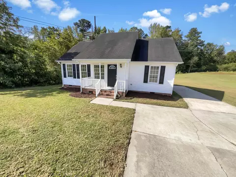 1088 Holly Pointe Dr, Wendell, NC 27591