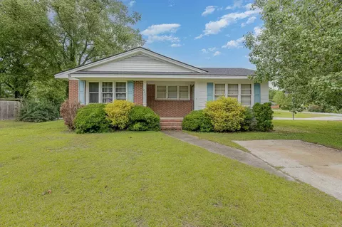 200 Britt St, Smithfield, NC 27577 photo 2