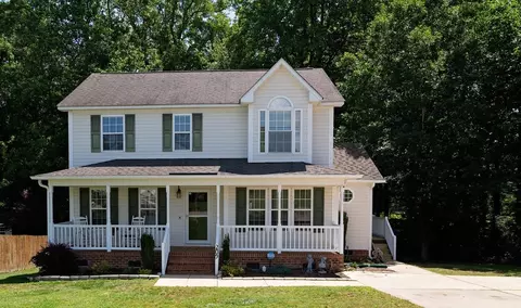 209 Winding Wood Dr, Clayton, NC 27520