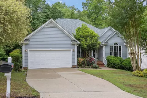 406 Brook Creek Dr, Cary, NC 27519