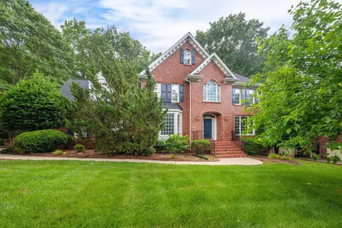 103 Large Oaks Dr, Cary, NC 27518