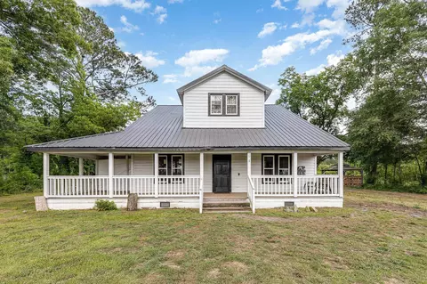 3716 Hayfield Rd, Wade, NC 28395