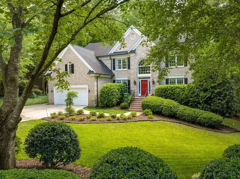 107 Willesden Dr, Cary, NC 27513 photo 2