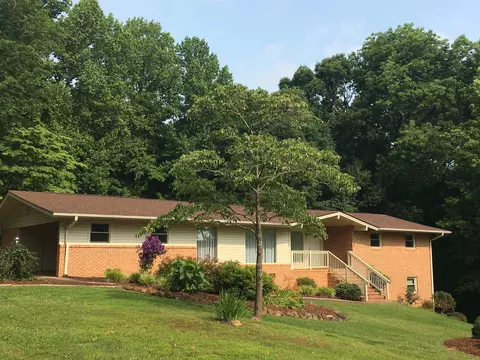 583 Eden Hills Rd, Siler City, NC 27344