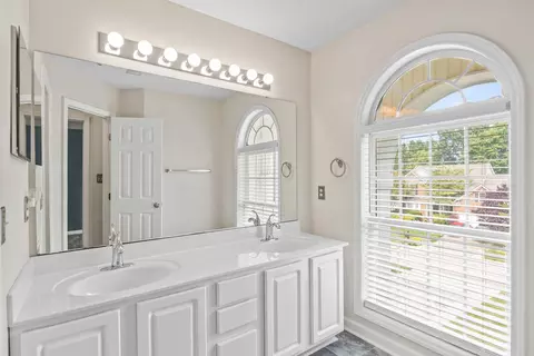 8909 Eaglebrook Ct, Raleigh, NC 27617 photo 60