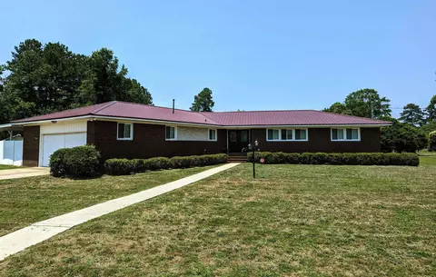 822 Cutler St, St. Paul, NC 28384