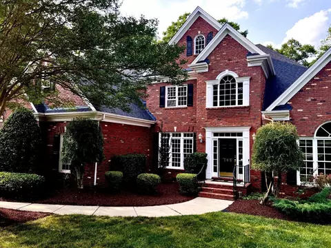 105 Grattan Ct, Morrisville, NC 27560