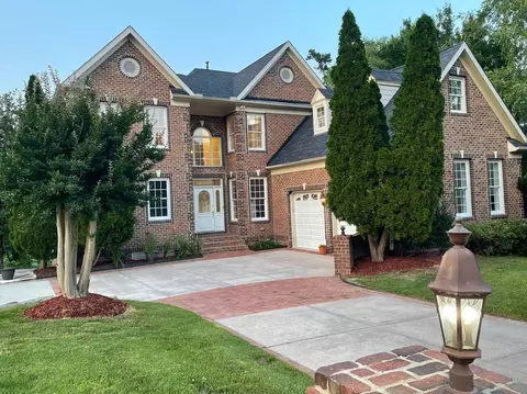 9208 Winged Thistle Ct, Raleigh, NC 27617
