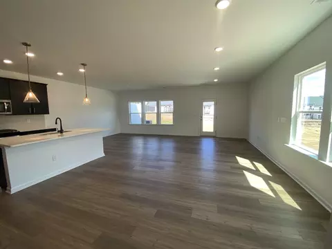 2009 Regal Dr, Durham, NC 27703 photo 5