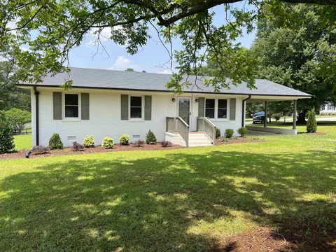 699 Circle Dr, Angier, NC 27501 photo 1