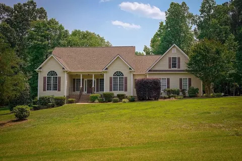 105 Red Rock Ridge Dr, Youngsville, NC 27596
