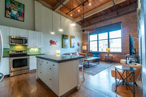 500 N Duke St #56-305, Durham, NC 27701