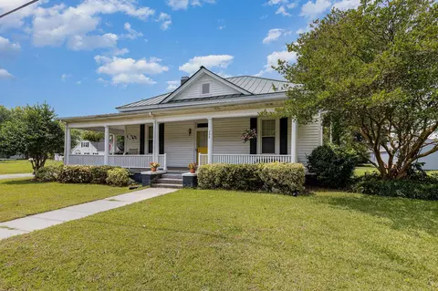 208 Edwards St, Princeton, NC 27569 photo 2