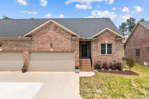 939 Arrowhead Ct, Mebane, NC 27302