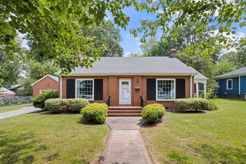 416 Parkview Dr, Burlington, NC 27215