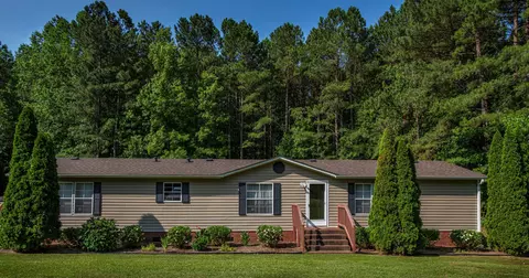 12621 Eagle Ridge Dr, Zebulon, NC 27597