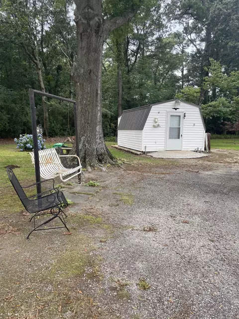 1226 Weeks Rd, Dunn, NC 28334 photo 4