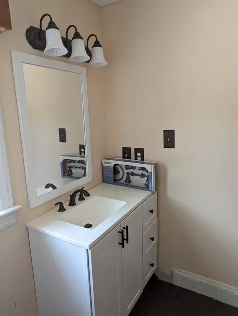 208 E Main St, Coats, NC 27521 photo 5