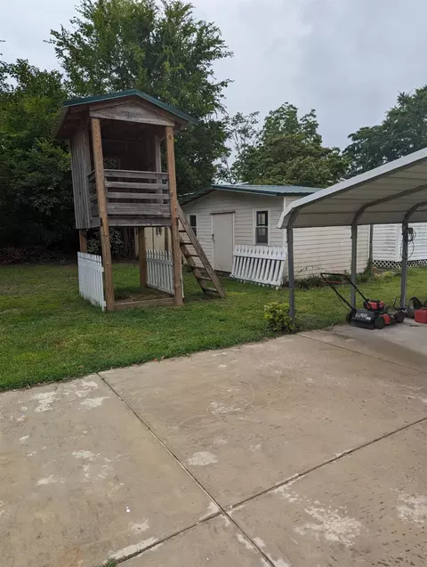 208 E Main St, Coats, NC 27521 photo 22